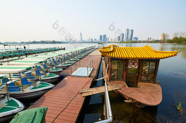 船瓷器中国人城市巡航