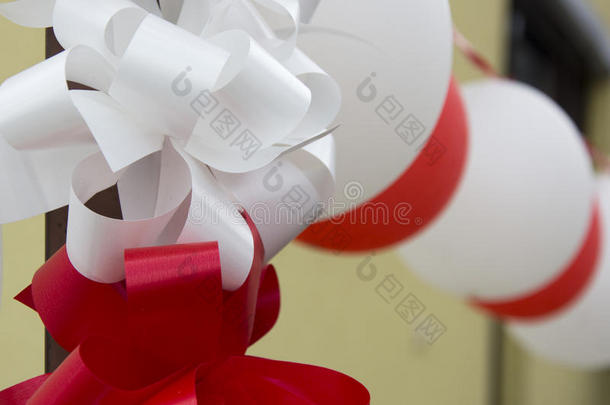 婚礼用装饰气球和丝带