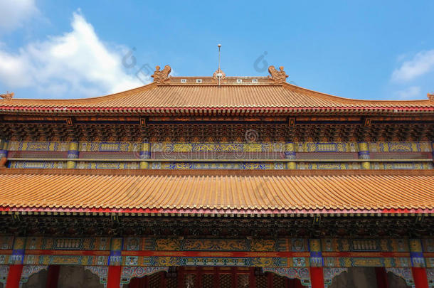 具有蓝天背景的中国建筑