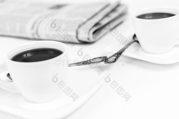 报纸和咖啡