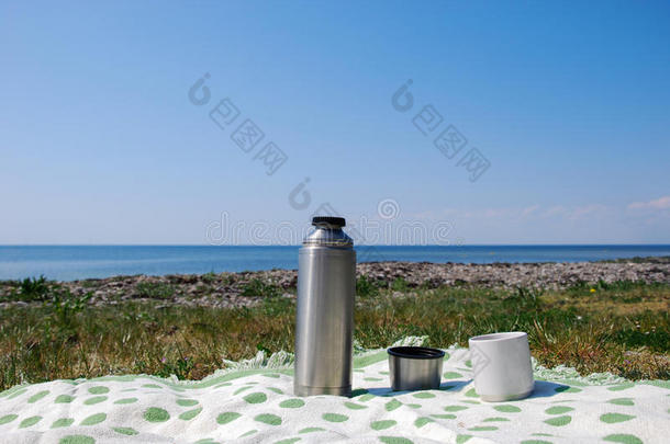 海滩上的咖啡休息
