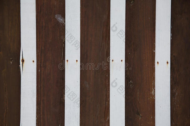 棕色和白色木墙，木木板的条纹背景