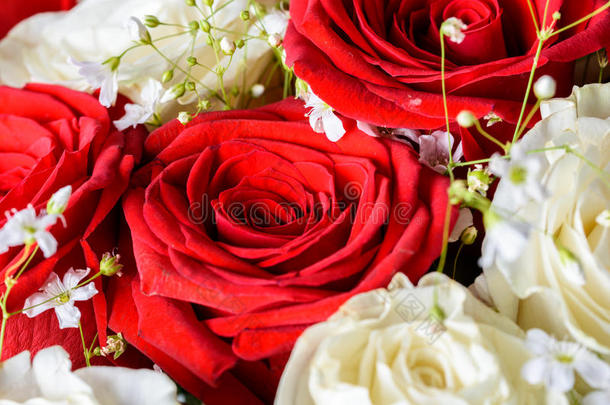 红白玫瑰婚礼花束