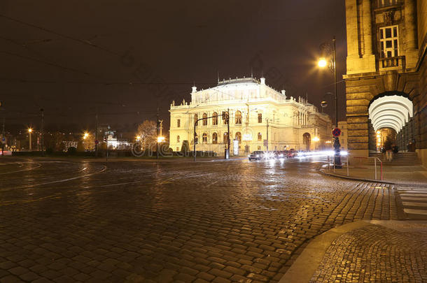 捷克共和国布拉格Jan Palach广场Rudolfiunum音乐厅的建筑（夜景）