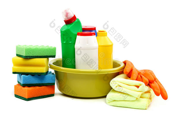 洗涤剂瓶，橡胶手套和清洁海绵。