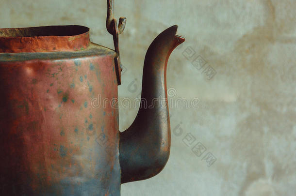 旧铜壶