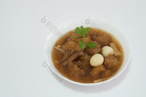 中式汤或红烧鱼