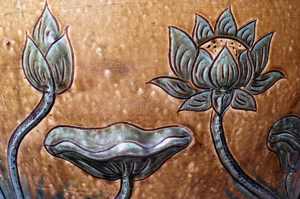 特写陶瓷浮雕(；低浮雕)；雕塑莲花(；睡莲)；形状