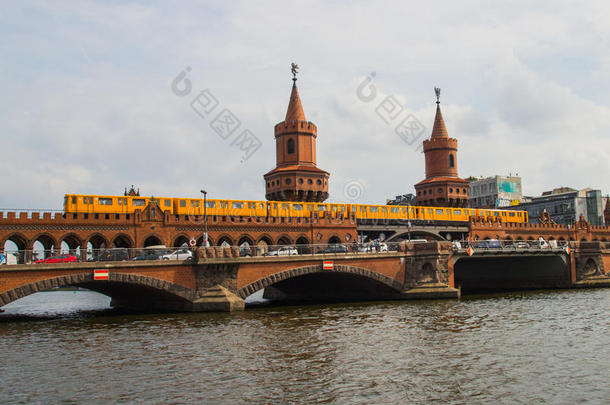建筑学吸引力柏林桥十字路口