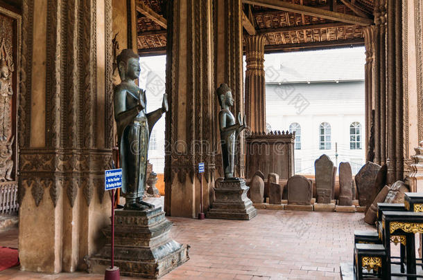 青铜佛像雕塑在霍夫拉基奥博物馆在V，老挝
