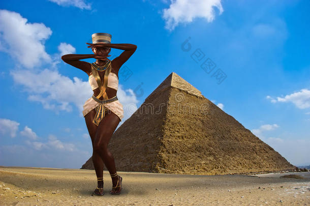 舞蹈努比亚公主，埃及，金字塔