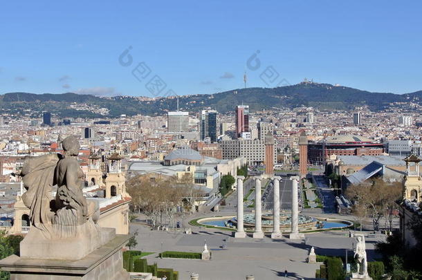 巴塞罗那是西班牙第二大城市，加泰罗尼亚<strong>自治</strong>区和该省的首都