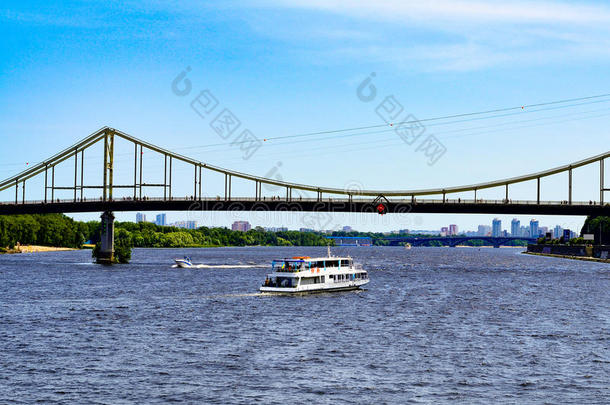 游轮上的第聂伯河，基辅，乌克兰。