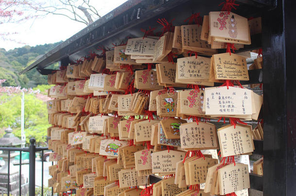京都清宫德拉寺的EMA斑块