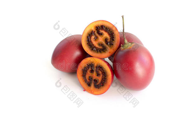 深红色塔马里洛树番茄切片和<strong>整体</strong>