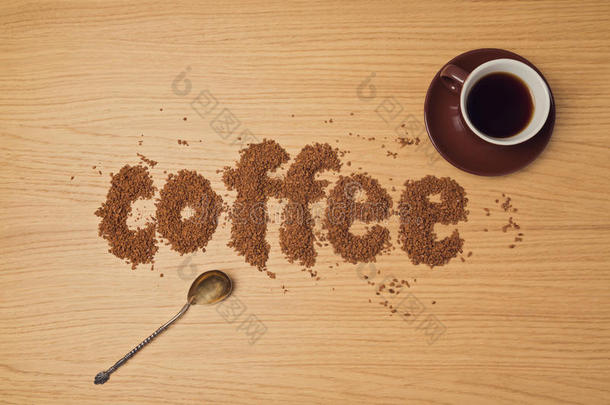 咖啡背景，咖啡杯和速溶咖啡。