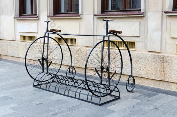 自行车站在便士的设计，布拉迪斯拉发