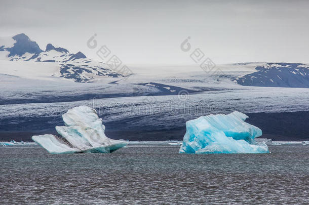 冰岛火山湖蓝色冰川冰