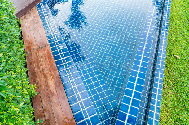 酒店游泳池度假村美丽的游泳池
