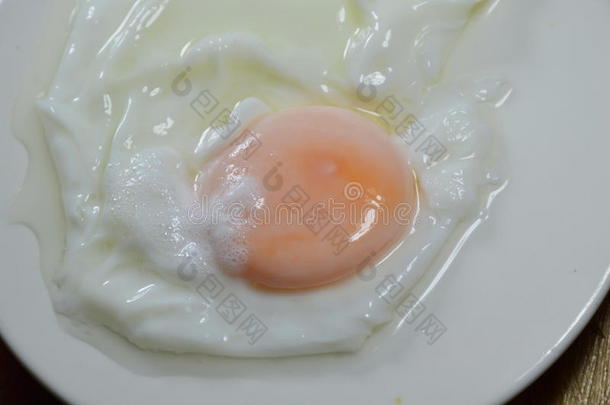 白菜上煮鸡蛋