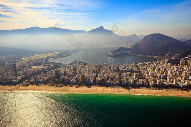 巴西里约热内卢的科帕卡巴纳海滩和伊帕内马海滩