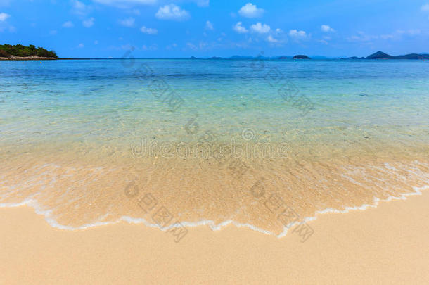 亚洲的海湾海滩美丽的蓝色