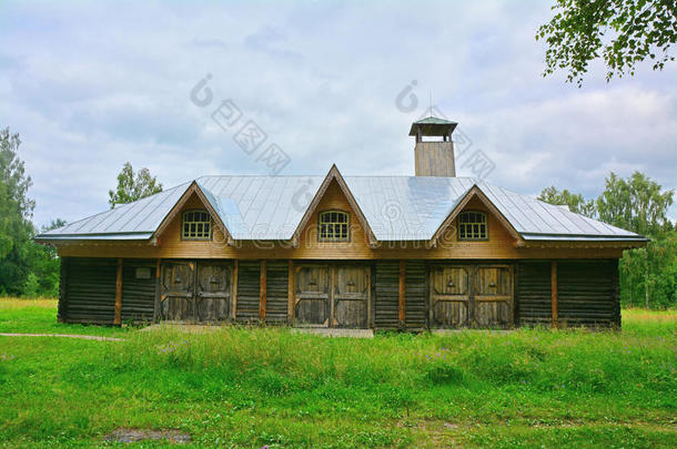 在Torzhok区Vasilyovo庄园的消防站（1912年）的建筑