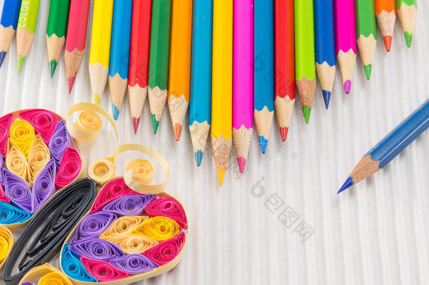 彩色<strong>铅笔</strong>与<strong>绘图</strong>和写作设备