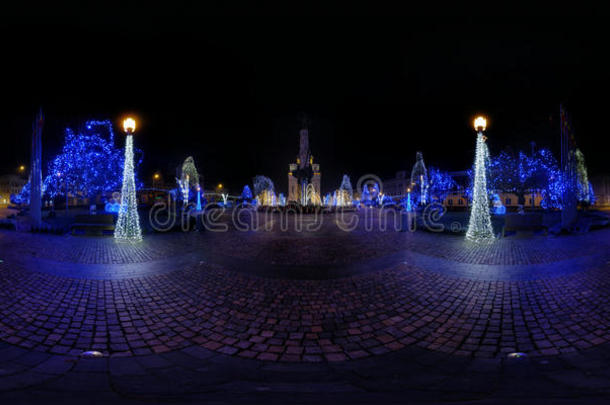 罗马尼亚克罗伊-纳波卡阿夫拉姆·伊库广场的圣诞装饰品