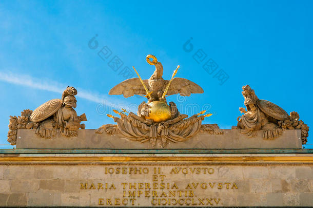 维也纳Schonbrunn城堡公园荣耀纪念碑的细节