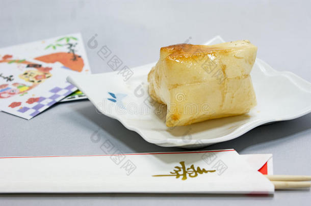 烤<strong>年糕</strong>和庆祝筷子吃日本新年