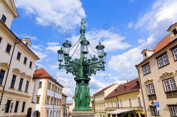 捷克共和国布<strong>拉</strong>格街道上美丽的旧灯