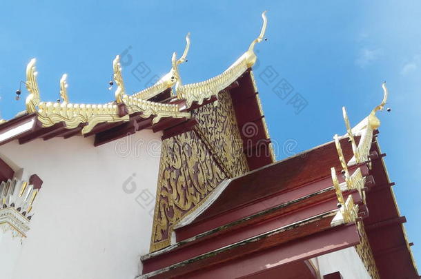 高亮度屋顶阴影寺庙泰国