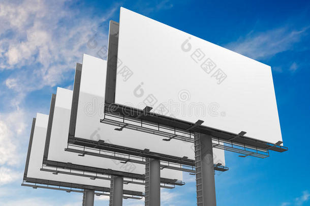 许多空白白色广告牌对抗蓝天的三维插图