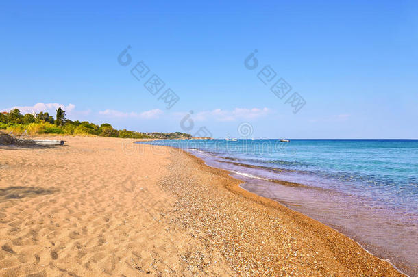 背景海滩美女蓝色海岸