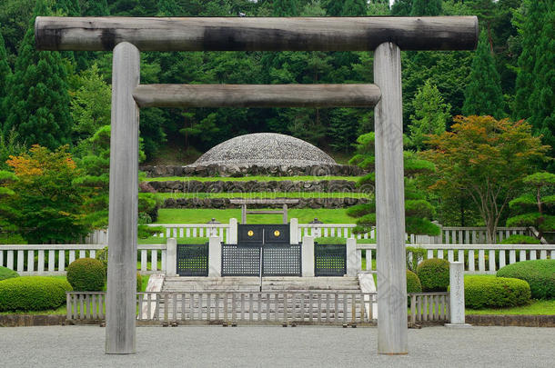 皇太后曲君`的坟墓，日本黑巧克力