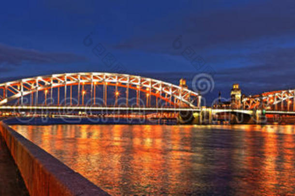 布尔什<strong>霍金</strong>斯基大桥全景在圣彼得堡