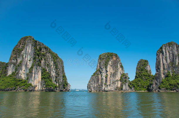 美丽的旅游景观在哈龙湾越南景观海洋
