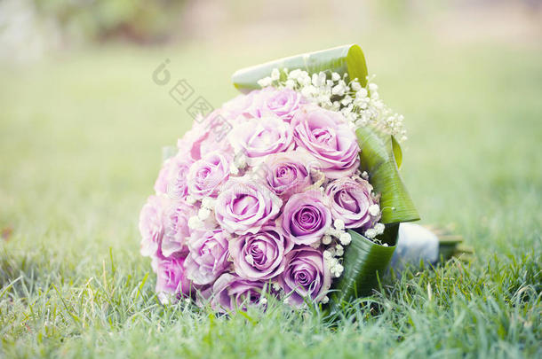 婚礼用粉色玫瑰束