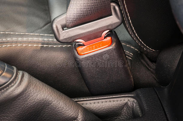 用于驾驶的安全带或安全带的扣的特写