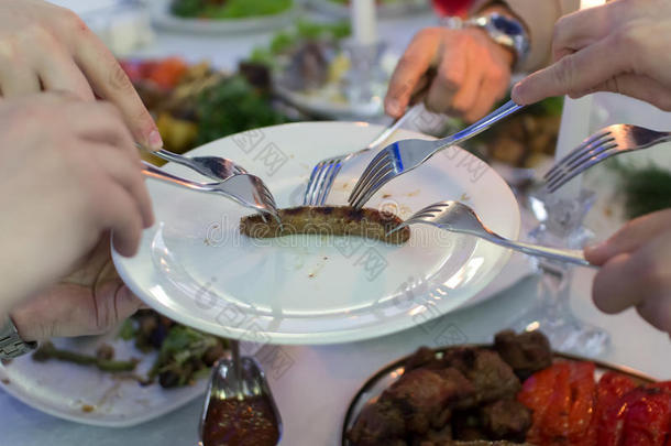 周年纪念日瓶子餐饮庆祝椅子