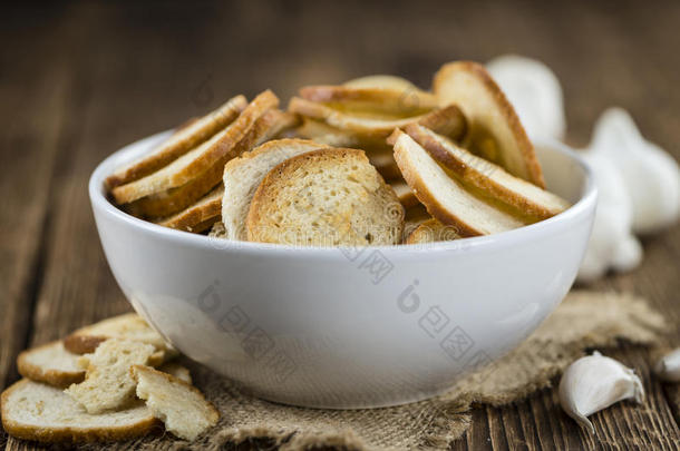 开胃菜烤饼干面包胸针