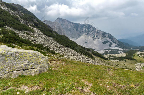 令人惊叹的西纳尼斯卡峰，来自西纳尼斯卡关，皮林山