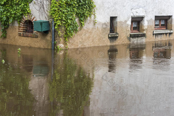 法国被洪水淹没的房子