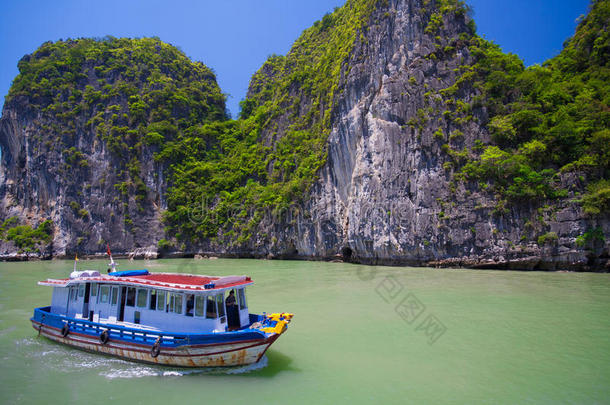 海景如画。越南下龙湾