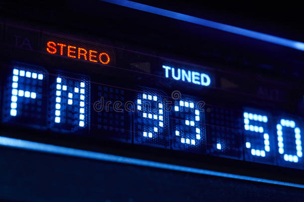 调频调谐器无线电显示器。 立体声数字频率站调谐。