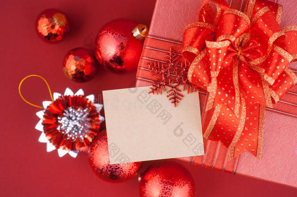 红色背景装饰卡圣诞礼品盒