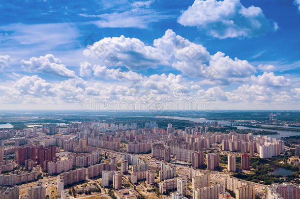 基辅市夏季宿舍区。 空中视野。
