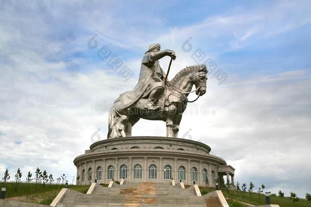 <strong>成吉思汗</strong>雕像复合体在蒙古首都乌兰巴托的TsonjinBoldogeast