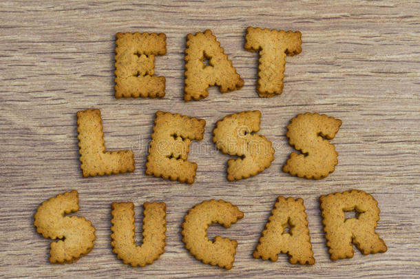 字母形状的饼干说少吃糖